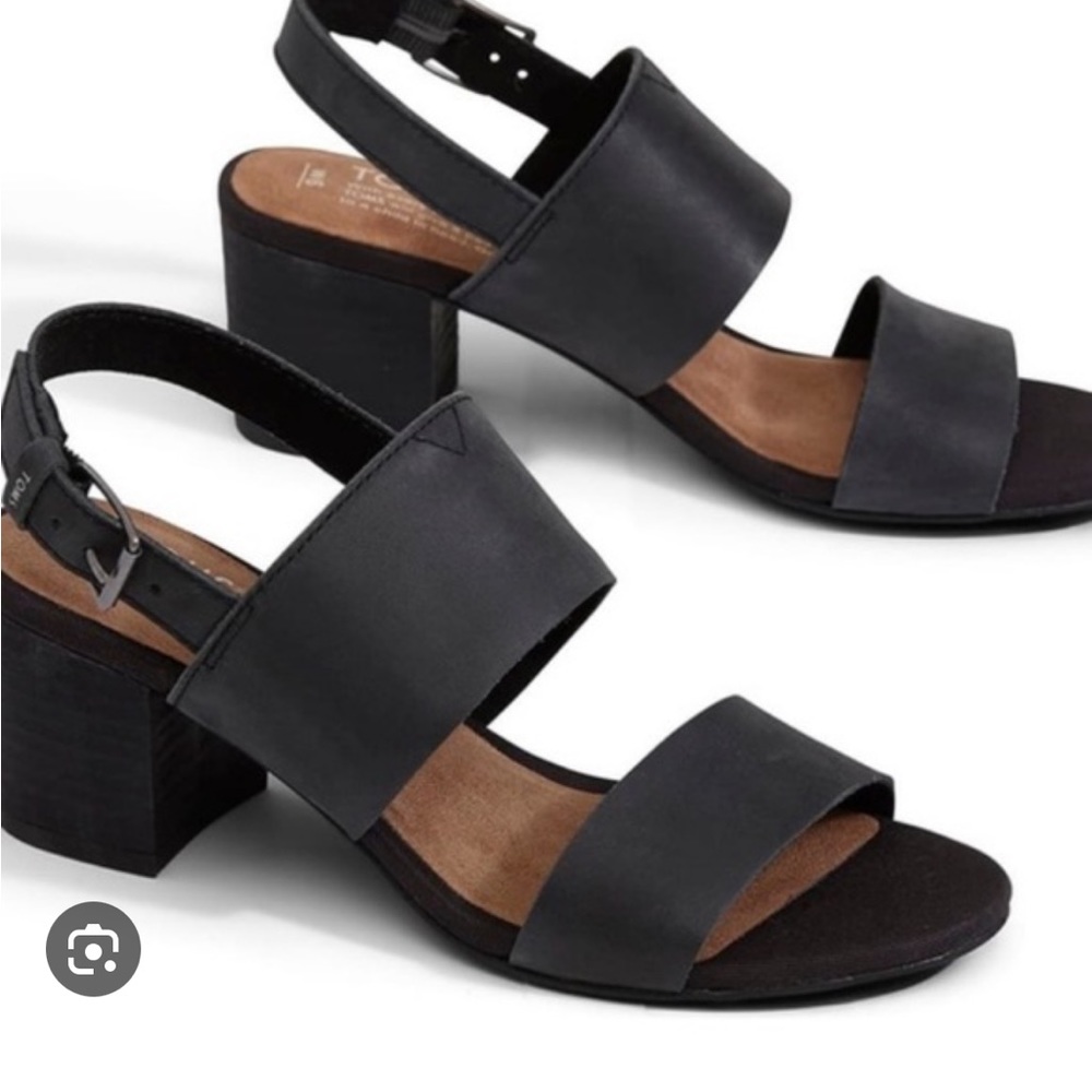 NWT Tom’s Poppy Sandals